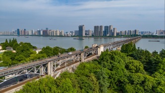 浙江上半年GDP为47937亿元，同比增长5.7%