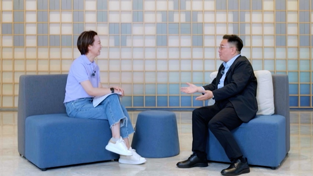 AI变强了，人类怎么办？周伯文：核心优势全在这三个词里