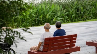 此刻姑苏｜一椅两人，共看一湖风光