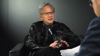 黄仁勋：美国不该限制DeepSeek、Kimi等中国模型，优秀的开源模型就该被用起来