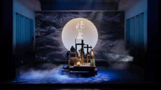 大河无声：话剧《北上》的多重河流叙事