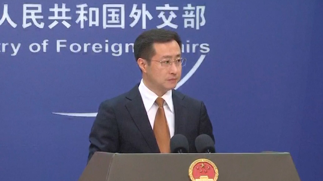 CNN记者上菲方海警船,外交部:菲方应立即停止侵权挑衅和炒作