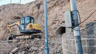 影子调查丨山西中阳残存明代城墙遭“拆旧建新”，墙砖被按废物丢弃