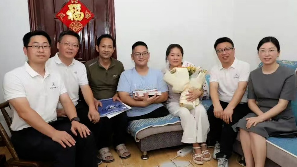 “板凳男孩”方宇翔被湖北大学录取,学校已为他备好无障碍宿舍