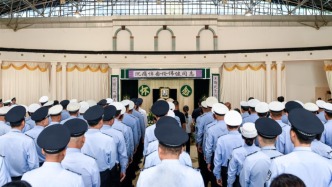 广东肇庆一交警被强行冲卡货车碾压，救治13个月后不幸牺牲