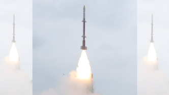 印度版S-400导弹试射成功，能扛起远程防空的重任吗？
