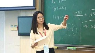马上评｜没必要编造一个“王虹受苦”的故事