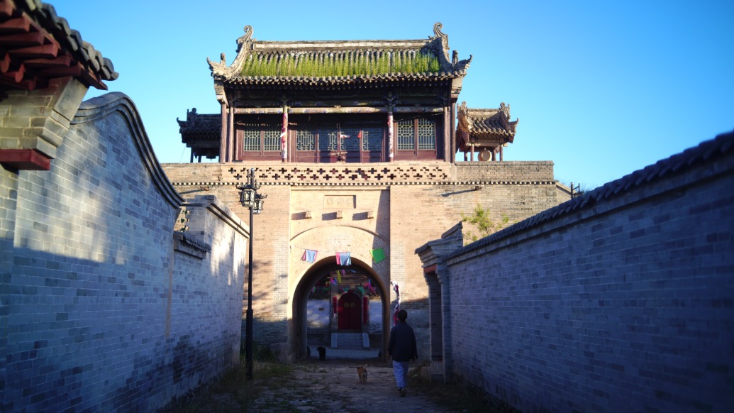 配图