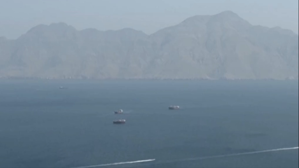 伊朗称已关闭霍尔木兹海峡,美中央司令部否认