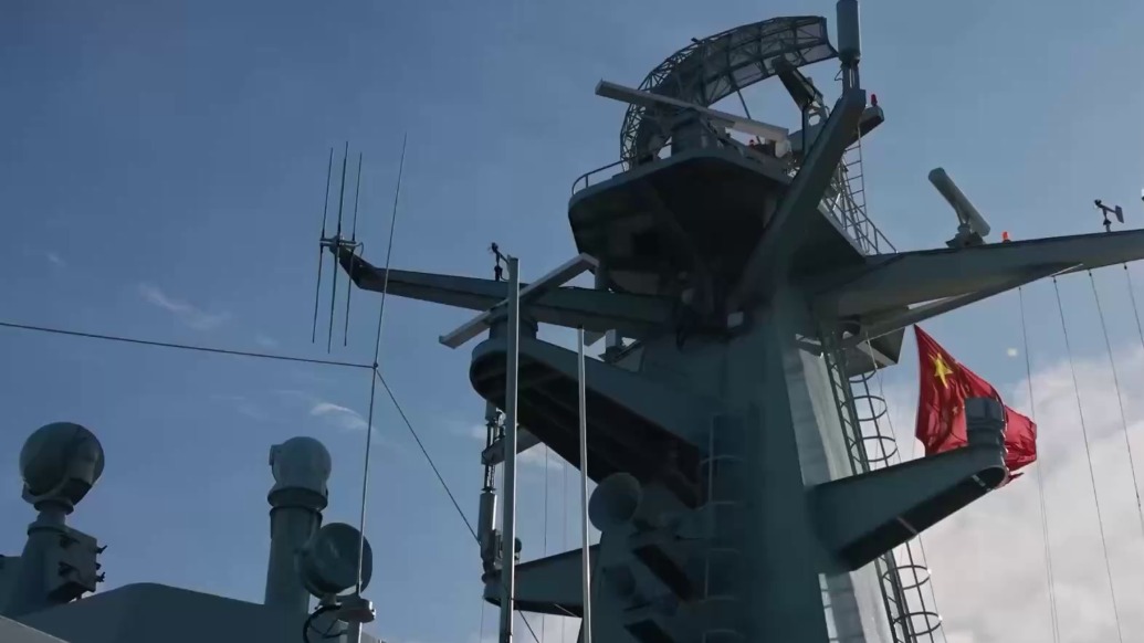 现场画面！南部战区位黄岩岛周边组织海空联合演训