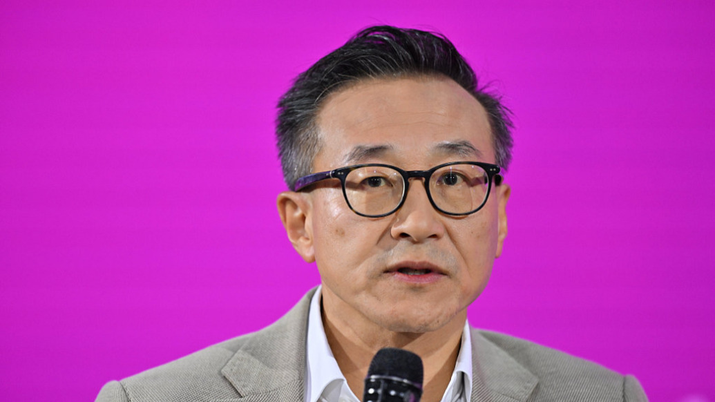 阿里巴巴集团主席蔡崇信离婚：无出售阿里股份计划，职务不受影响