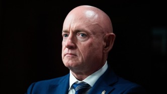 美议员：格陵兰岛小孩害怕美国人，丹麦民众更喜欢中国