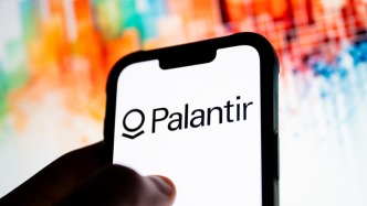 盘后大涨近15%！Palantir二季度营收接近翻倍，CEO称增长势头至少持续18个月