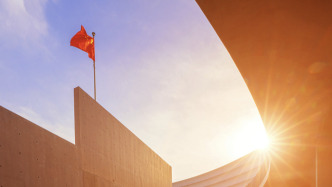 人民锐评：三剂“中药”，治治西方政客“中国焦虑症”