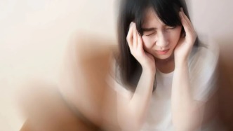 坐久了站起来眼前一黑？警惕低血压