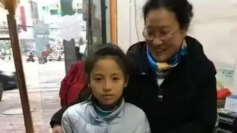 “床头放菜刀壮胆的女孩”考上师范大学，8年前老师温暖的一句话改写了她的人生