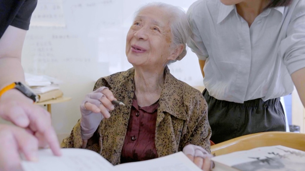 96岁“敦煌少女”常沙娜记忆渐渐衰退，未忘“我是敦煌人”