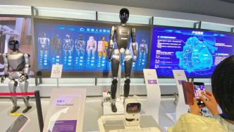 零距离触摸大国重器，2026上海“政府开放月”首场活动走进数智体验馆