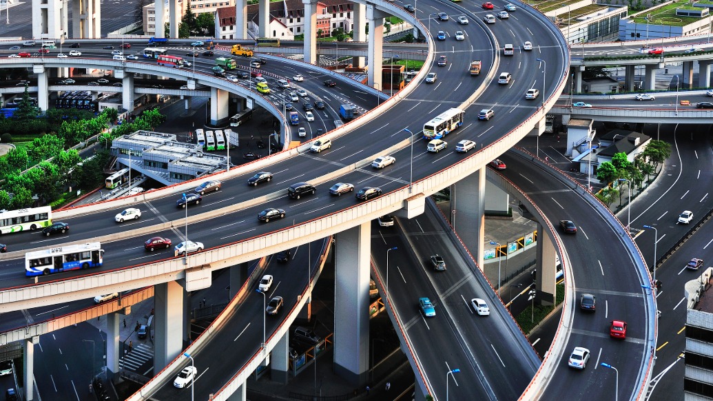 城市文明时评｜规范网约车，擦亮城市文明的“流动名片”