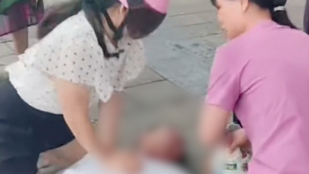 接娃路上遇男子心脏骤停，三亚护士跪地心肺复苏抢回一命