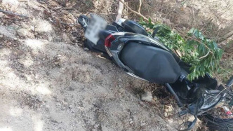 中国游客在泰国遭遇摩托车坠崖事故，致1死1伤