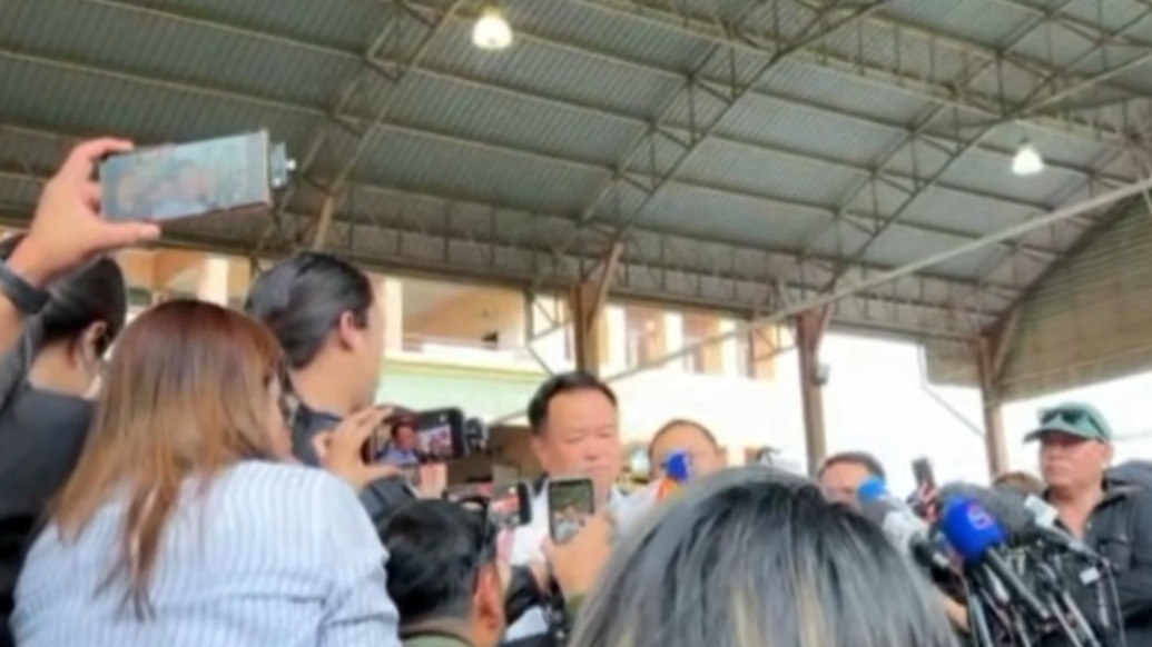 泰国校园枪击案已致6死23伤,总理阿努廷到场致歉,“非常悲痛!”