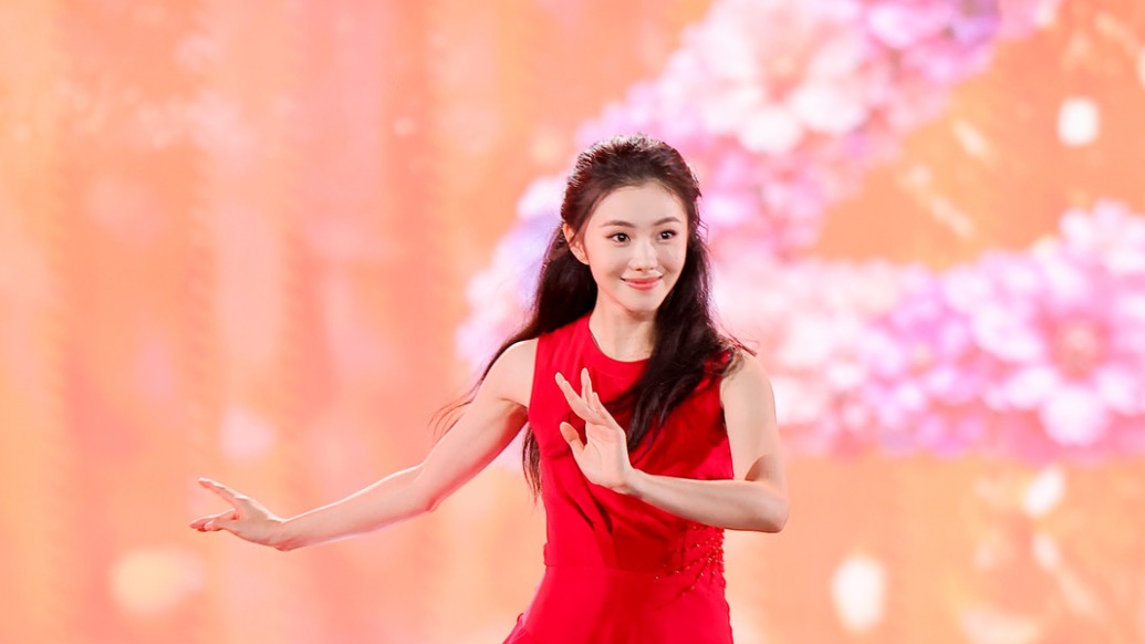 从《牧马人》到《送你一朵小红花》,刘浩存致敬中国电影初心