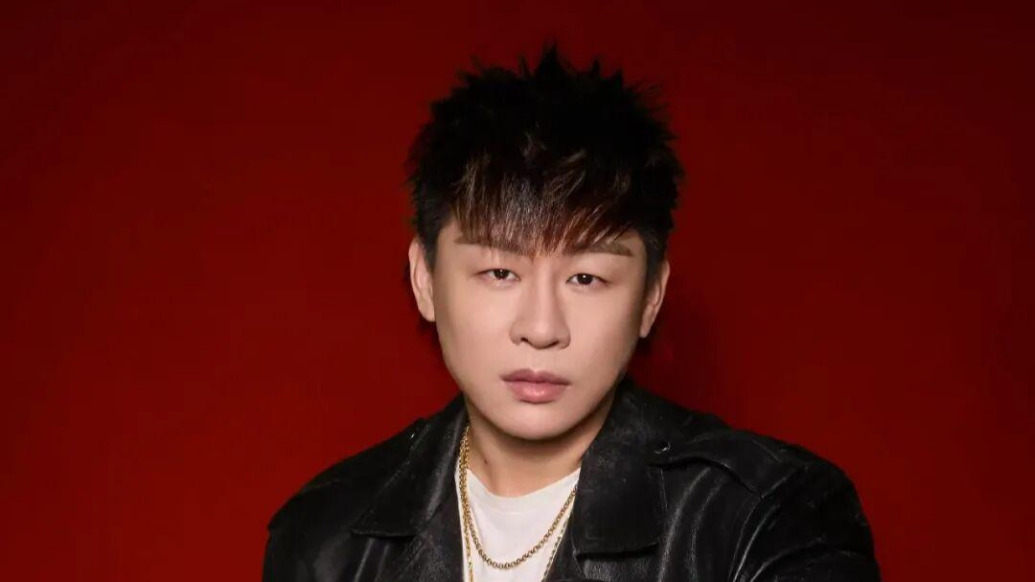 “歌王”胡彦斌：不放弃梦想，总有一天你会做到的