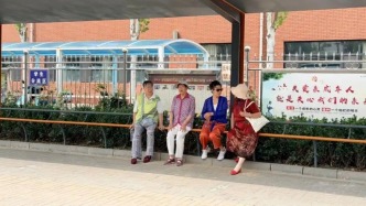 中青评论：校门口“杆型长椅”走红，“小动作”折射城市治理大智慧