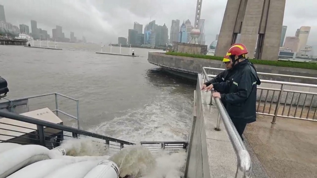 现场|苏州河水“抢排”入黄浦江后,记者沿河实地探访