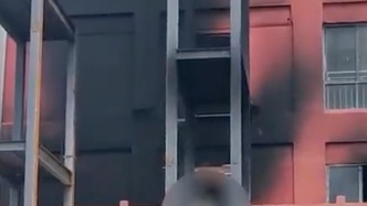 南宁兴宁一技工学校在建工地发生火灾，1人受伤被送医