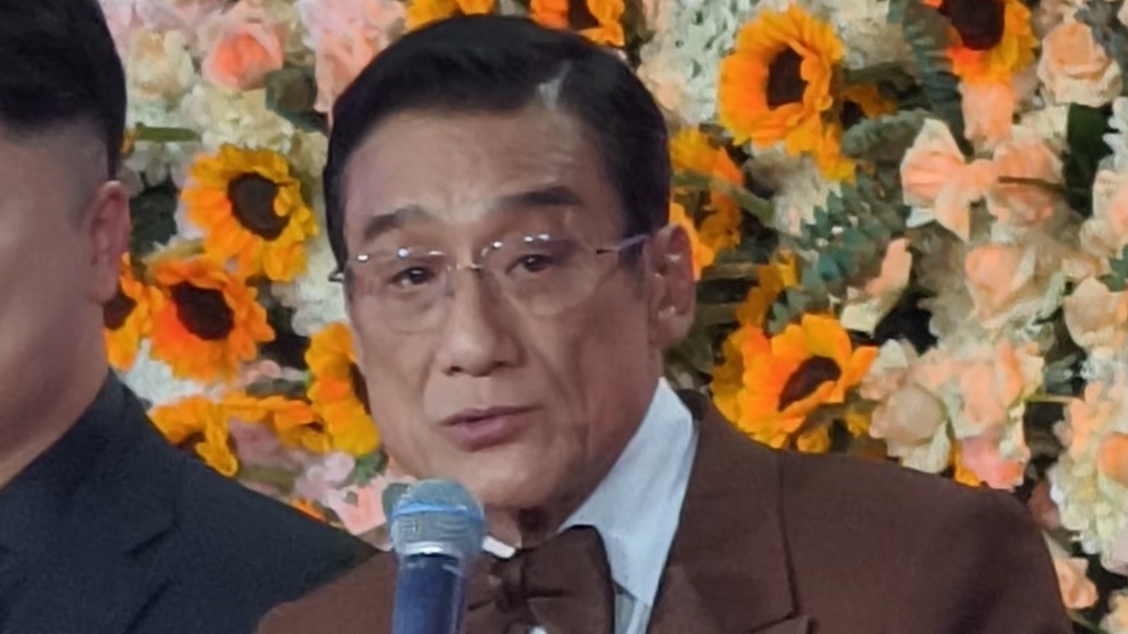 《捕风追影》剧组亮相百花红毯,梁家辉:我还要再演二十年