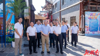 大庸古城经过艰难重整后重新开业，湖南省委书记再到访