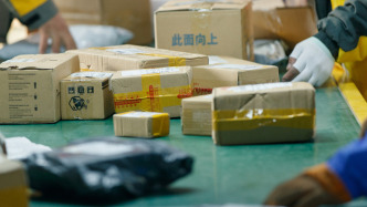 受台风影响部分地区快递运输暂停，顺丰、申通、韵达等集体回应