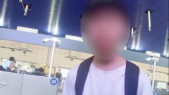 “假父亲”当场被拆穿！17岁少年欲出境竟找人冒充父亲，幸被上海边检警察及时拦下