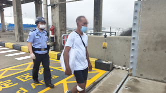 外籍渔民在海上遇险漂流26天，被LNG船救起经上海中转回国