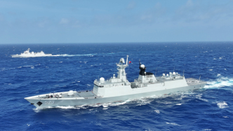 中国海军红河舰与印尼海军“莱”号护卫舰位台岛以东海域圆满完成通航演练