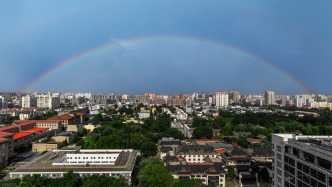 今年前7月PM2.5浓度同比下降6.2%，我国生态环境质量持续向好