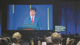 “追光者炜”！宁波日报头版头条报道“统计学界诺贝尔奖”得主苏炜杰