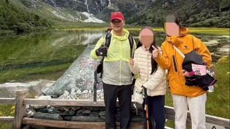 “心里的大石头终于放下了！”休假民警在4500米高原上一路小跑，不惜高反救下走失女孩