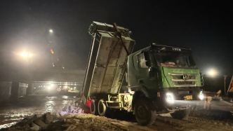 现场直击｜周口贾鲁河30米堤防溃口封堵抢险昼夜不停