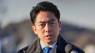 日本防卫大臣小泉进次郎拜鬼后又称和平