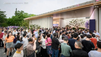 认购率破400%、触发积分摇号，上海4天两个改善型楼盘“日光”