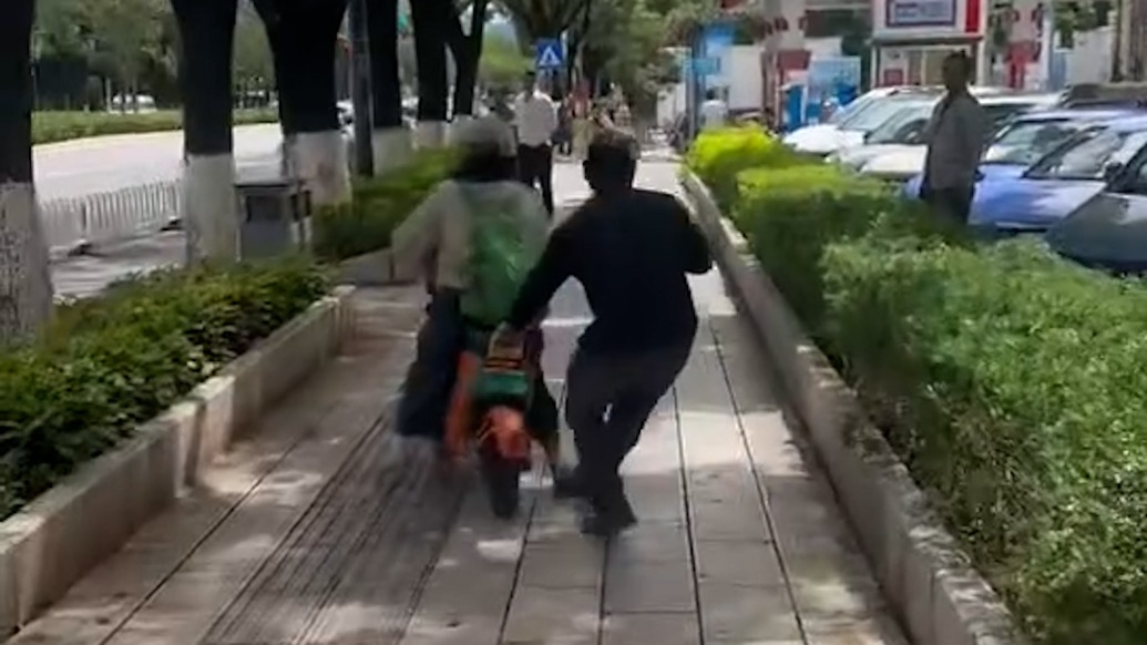 游客称一家三口遭遇网约车司机尾随威胁,阳光出行:司机账号永久下线