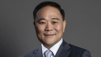 吉利上半年核心净利增46%，李书福卸任上市公司董事会主席