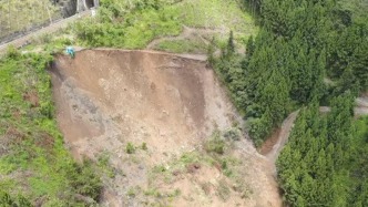 广西南丹山体滑坡已致1人遇难，仍有4人被困