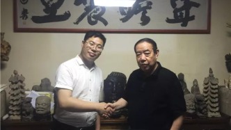 假冒“港中大客座教授”“西部新闻网总编”，张龙50多个头衔从何而来