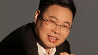 张龙“慈善”人设被戳穿，陕西省慈善联合会将处理其“推广大使”头衔