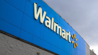 沃尔玛大跌9%！上财季美国同店销售额增速不及预期，中国区净销售额增两成