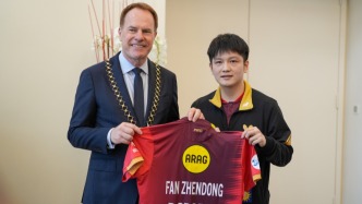 体坛联播｜哈登9700万续约骑士，樊振东亮相杜塞尔多夫